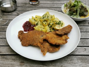 Stern - Hirschkalbschnitzel - sehr gut, aber doch satte 32€ (keuch) - Stern - Wien