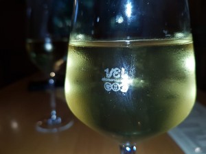 bestellt man ein Achterl, bekommt man das hier :-))) - Weinbau Stadlmann - Wien