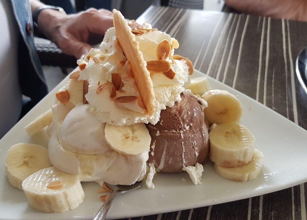 Bananensplit ohne Schokosauce - Fratelli Gelateria - Berndorf