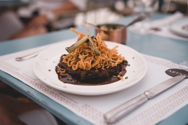 Zwiebelrostbraten mit Röstzwiebel - ARTNER am Franziskanerplatz - Wien