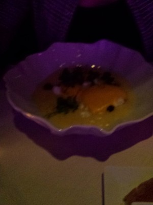 Parmesanrisotto mit Pinienkernen, Feta und Oliven unter Karotten-Ingwerespuma  - Albertina Passage - Dinner Club - Wien