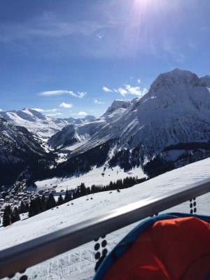 Herrlicher Blick auf Lech von der Terrasse - Schlegelkopf Restaurant/Bar - Lech