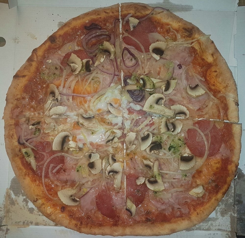 Pizza Al Capone + Ei - La Margherita - Wien