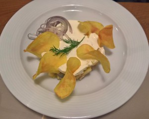 Matjes mit Apfel und Creme fraiche, optisch naja, geschmacklich 1A! - Gastwirtschaft Wolfsberger - Wien