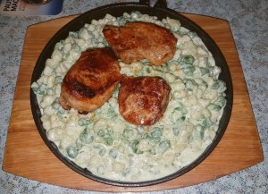 Schweinslungenbraten mit Butter-Spinatnockerl in Gorgonzolasauce