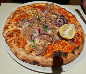 Pizza Tonno 13,30 - Nudelini - Mondsee