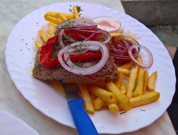 Schopfsteak mit Pommes. - Einkehr zur wüdn Goass - Klosterneuburg