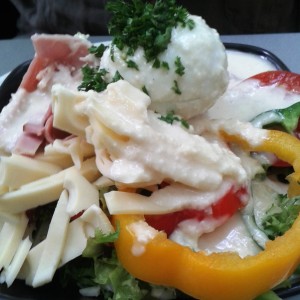 Cuadro - Cuadro Classic Salat (EUR 7,80 - Blattsalate mit Paprika, Paradeiser, Beinschinken, ...