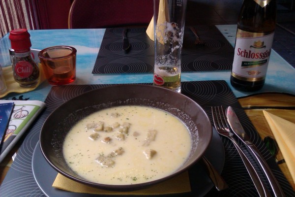 Maiscreme-Suppe - Restaurant La Vista / Salud Homeservice - Klagenfurt