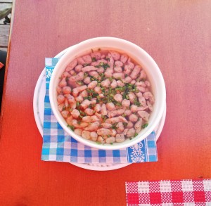 Leberspätzlesuppe nennen sie die hier.