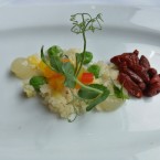 Gruß aus der Küche, Gemüse Couscous mit Gou-Qi Beeren. - Sacher Rote Bar - Wien