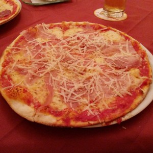 Pizza Crudo - Pizzeria Volta - Graz