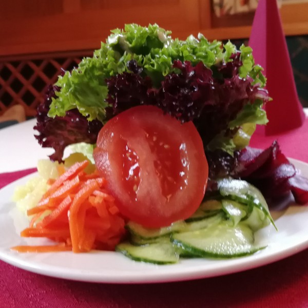 Salat zum Schnitzl - Gasthaus Grubbergwirt - Gaming