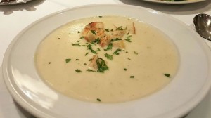 Knoblauchcremesuppe - Pizzeria Diana - Wien