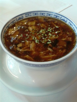 Kowloon - Pikant-Saure Suppe (EUR 2,30) - Kowloon - Wien
