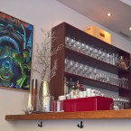 Ambiente, mit der roten Siebträgermaschine, macht richtig guten Espresso...... - Liebsteinsky - Wien