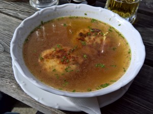 Kaspressknödlsuppe, sehr ordentlich. - Kohlröslhütte - Hermagor