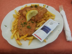 Wiener Schnitzel (160 g) mit Pommes Frites um 11,10 Euro. - Hafenrestaurant - Bregenz