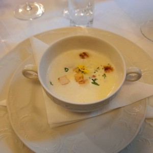2. Gang Spargelcremesuppe