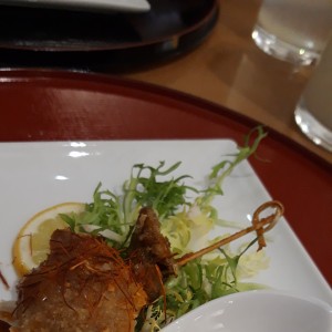 Knusprige Spieße mit Hühnerfleischbällchen - Sakai - Taste of Japan - Wien