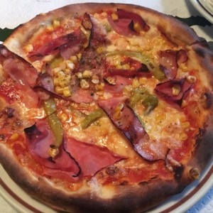 Pizza provinciale, gut, tadellos belegt, für meinen Geschmack zu dick - Pizzeria Mar - Wien