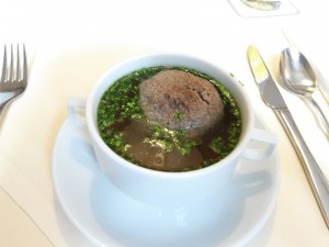 Leberknödelsuppe