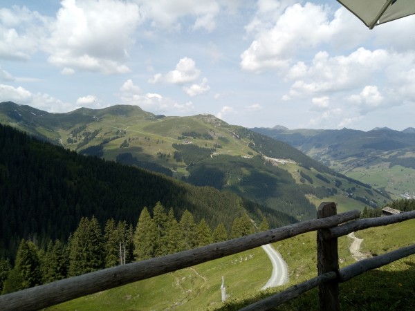 Ausblick von der Alm in Tal - Hacklbergalm - Hinterglemm