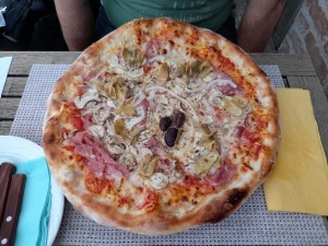 Triebmittelteig E irgendwas. Kaum eine Pizzeria macht noch ihren Pizzateig ... - Pizzeria Valentino - Berndorf