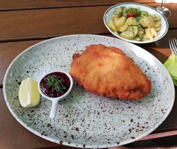 Bauerncordon, gefüllt mit gschmackigem Käse, viel Zwiebel und geräuchertem ... - Gasthaus Walzer - Krems an der Donau