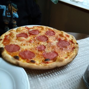 Pizza Salami - Pergola - Wien