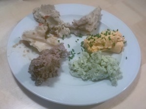 6 Aufstriche gibts, Gorgonzola, Liptauer, Grammlschmalz, Sardelle, Bratlfett ... - Weingut Aumann - Tribuswinkel