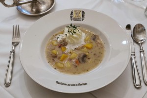 Zu den 3 Hacken - Erdäpfelsuppe - sehr natürlich und ohne Obers, durchwegs ... - Gasthaus zu den 3 Hacken - Wien