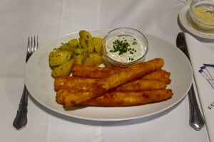 Rudi's Beisl - Gebackener Spargel mit Petersilerdäpfel - einfach, aber sehr ... - Rudi's Beisl - Wien