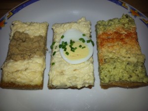 Brötchen - Thunfisch mit Ei, Ei mit Ei, Zwiebeln mit Ei - Trzesniewski - Vösendorf