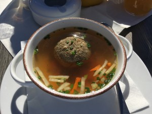 Leberknödelsuppe - Ratscher Landhaus - Ratsch a.d. Weinstraße