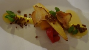 Geschmorte Paprika mit jungem Mais, Topinambur, Kresse &amp; geräuchertem Olivenöl 