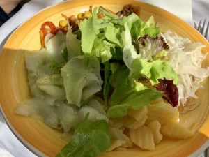 Gemischter Salat zum Schnitzel