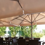 Gastgarten mit Blick zum Tennisplatz - Grillhaus Kadlez - Wien