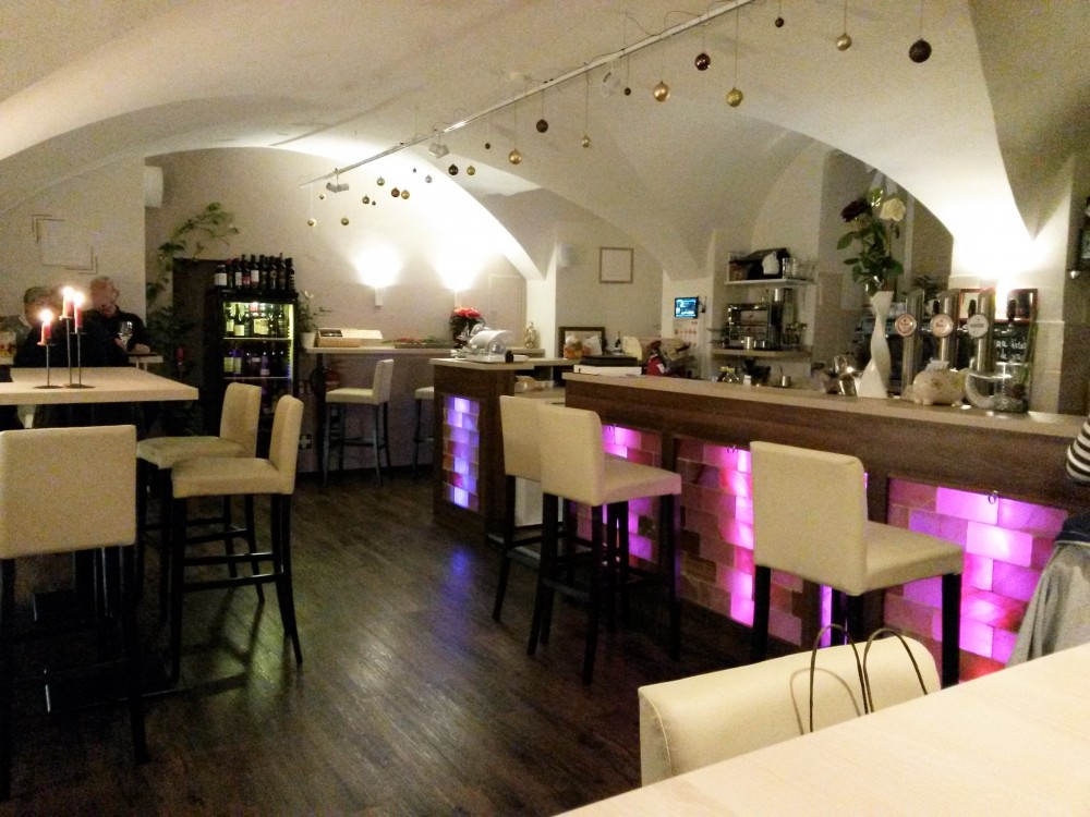Gastraum 2 / Theke - Cafe Vinothek im Hof - Graz