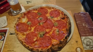 Pizza Nordica (Tomaten,Mozzarelle,scharfe Salami,Österkron) - Pizzeria Don Camillo - Wien
