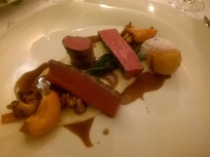 Reh mit Marille, Eierschwammerl und Topfenknödel - Restaurant Bauer - Wien