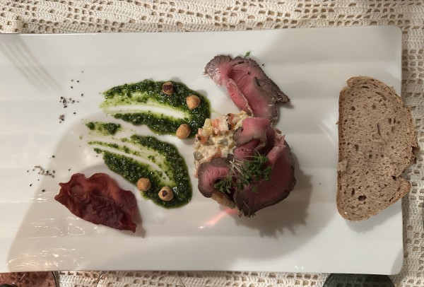 Rosa gebratenes Roastbeef vom Hüferl, 17 EUR, etwas wenig Roastbeef - Jell - Krems