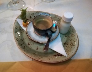 Espresso schwach, Geschirr naja, aber nette Präsentation - Bertahof - Bad Hofgastein