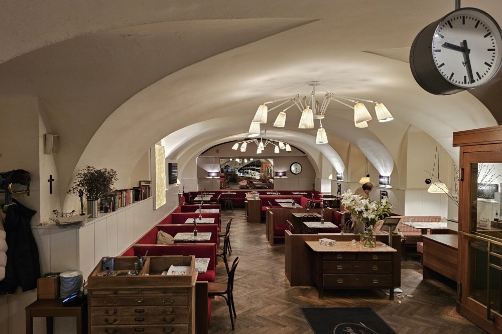 Diglas Schottenstift - Straßenseitiger Gastraum - Cafe Diglas im Schottenstift - Wien