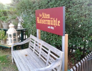 Zur Alten Kaisermühle - Im Gastgarten - Zur Alten Kaisermühle - Wien