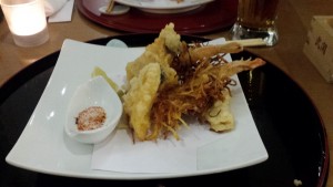 &#333;ebi sakusaku tenpura
riesengarnelen, in tenpurateig knusprig gebacken - Sakai - Taste of Japan - Wien