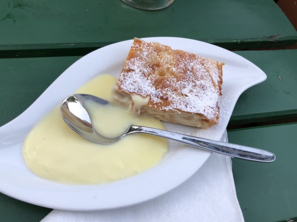 Milchrahmstrudel - Gasthaus Lindwurm - Wien