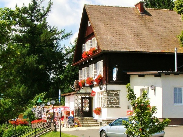 Der Eingang zum Modellpark - Kernstockhaus - Mönichkirchen