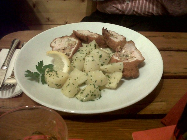 Spezial Cordon Bleu gefüllt mit Eierschwammerln - Hubert's Taverne - Wien