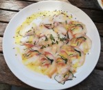 Wallercarpaccio mit Olivenöl, Parmesan und Pfeffer, sehr interessant! - Humer's Uferhaus - Orth an der Donau